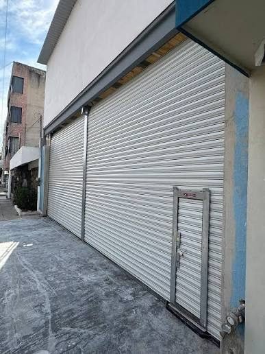 Cortina metálica en local comercial